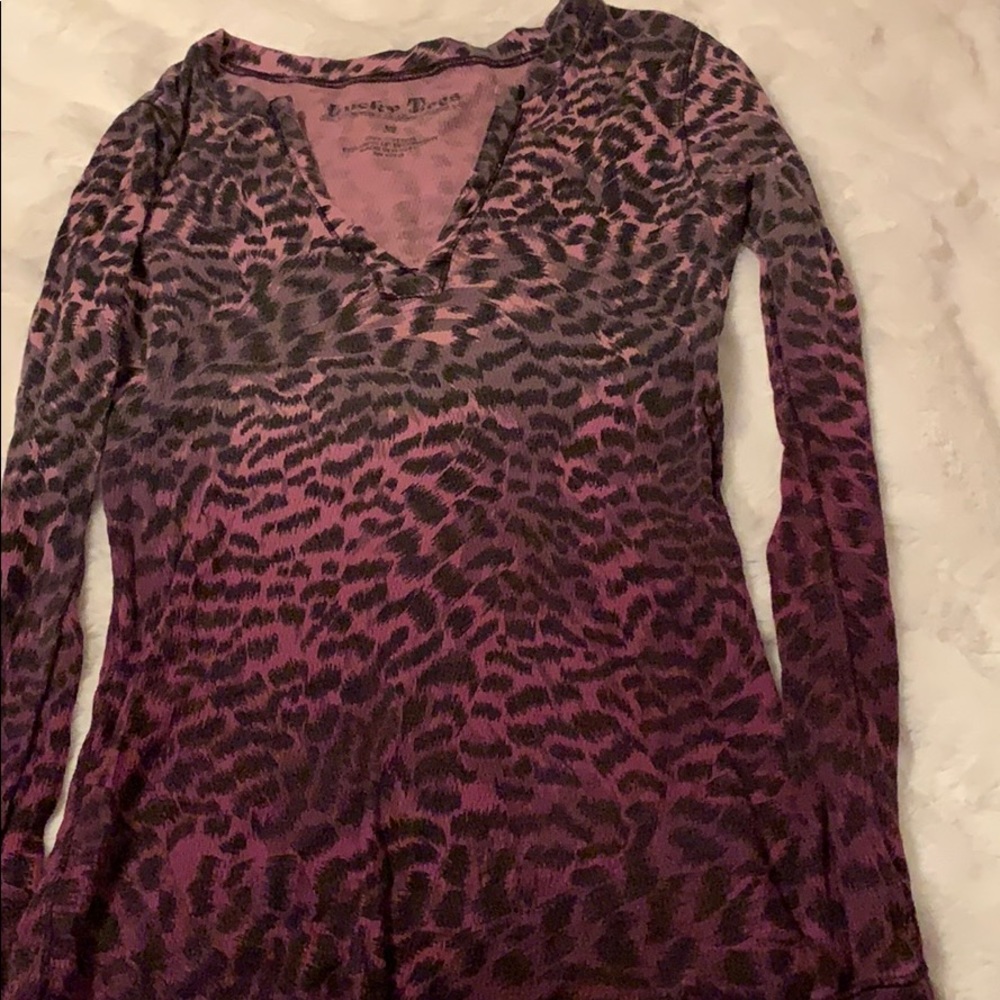 Long sleeve v neck shirt